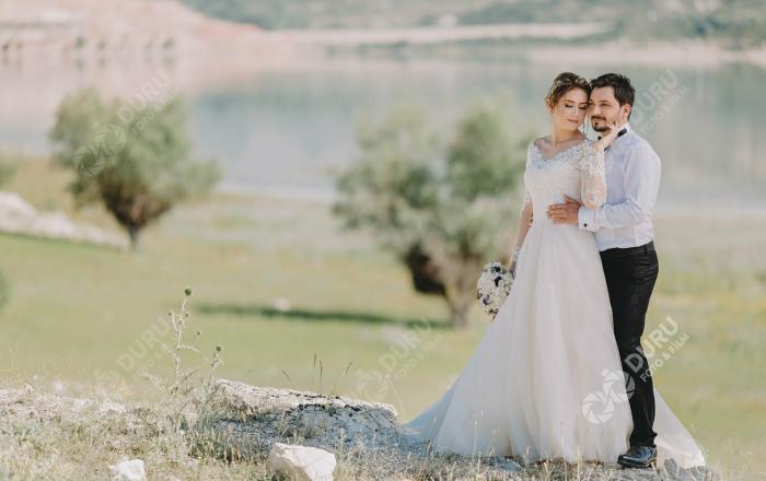 Gelinlik Modelleri ve Gelinliğinizin Düğün Fotoğraflarına Etkisi